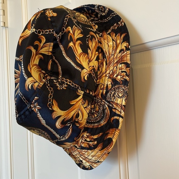 KBEthos Black Satin Gold Chain Rope Design Bucket Hat OS - Picture 3 of 15